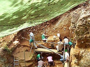 Pech de l'Az IV excavations, Middle Palaeolithic, France